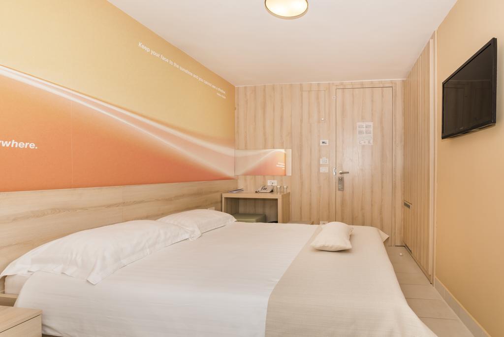 เรสซิเดนซ์ ซอล อูมัก ฟอร์ ปลาวา ลากูน Hotel อูมัค ภายนอก รูปภาพ